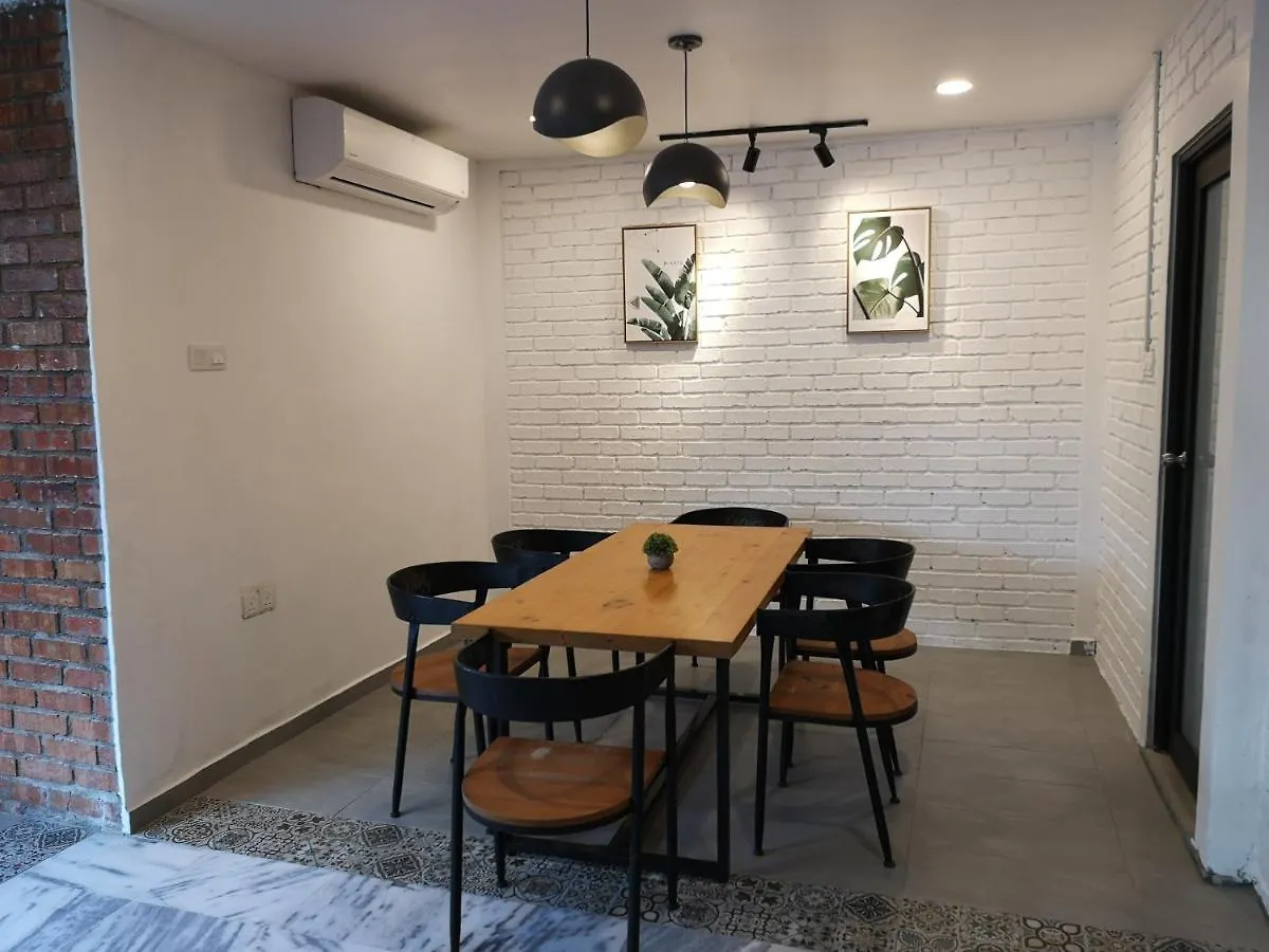 D\'Story Brickhouse @ Okw contacts